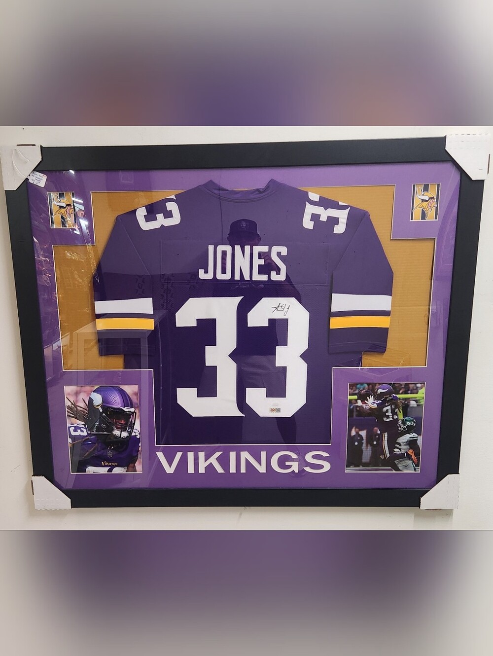 Aaron Jones Minnesota Vikings Autographed Framed Jersey COA